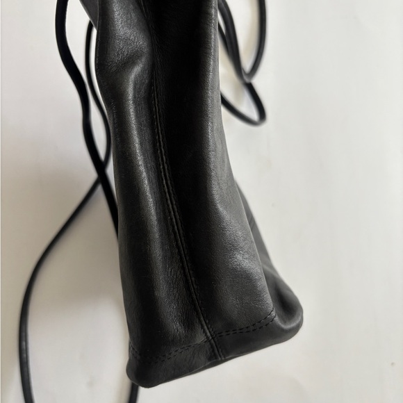 Vintage Black Leather Shoulder Bag - Picture 9 of 9